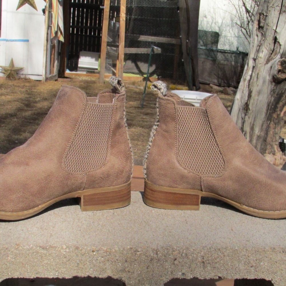 Very G Blake Chelsea Boots in beige - Picture 5 of 8